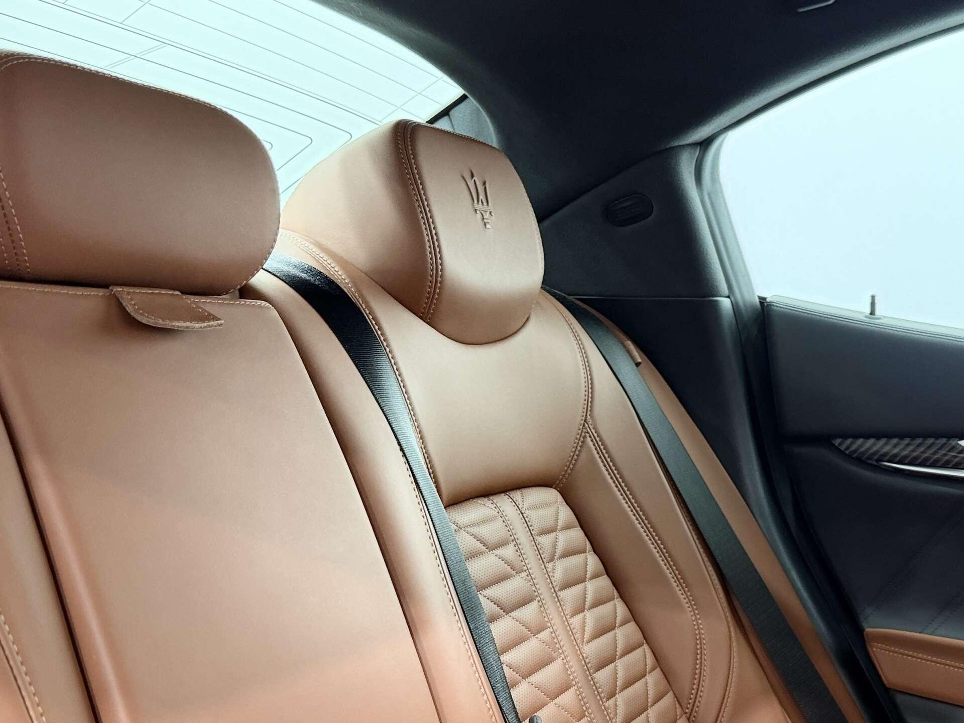 Maserati Ghibli view 14