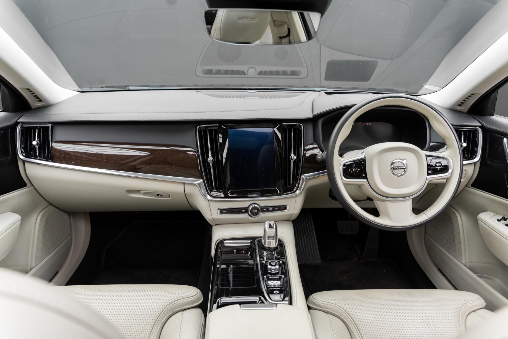 Volvo V90 view 47
