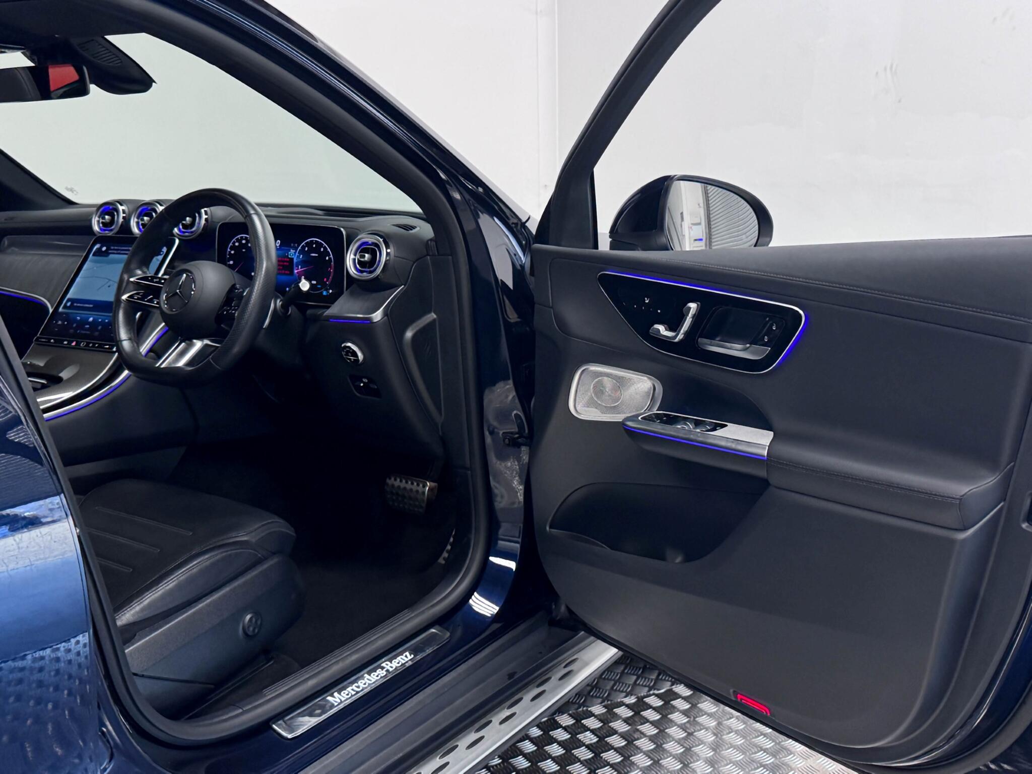 Mercedes-Benz GLC view 26