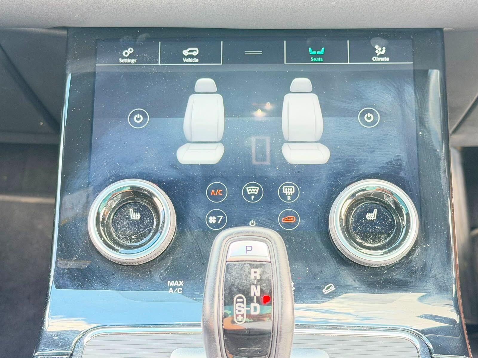 Land Rover Range Rover Evoque view 26