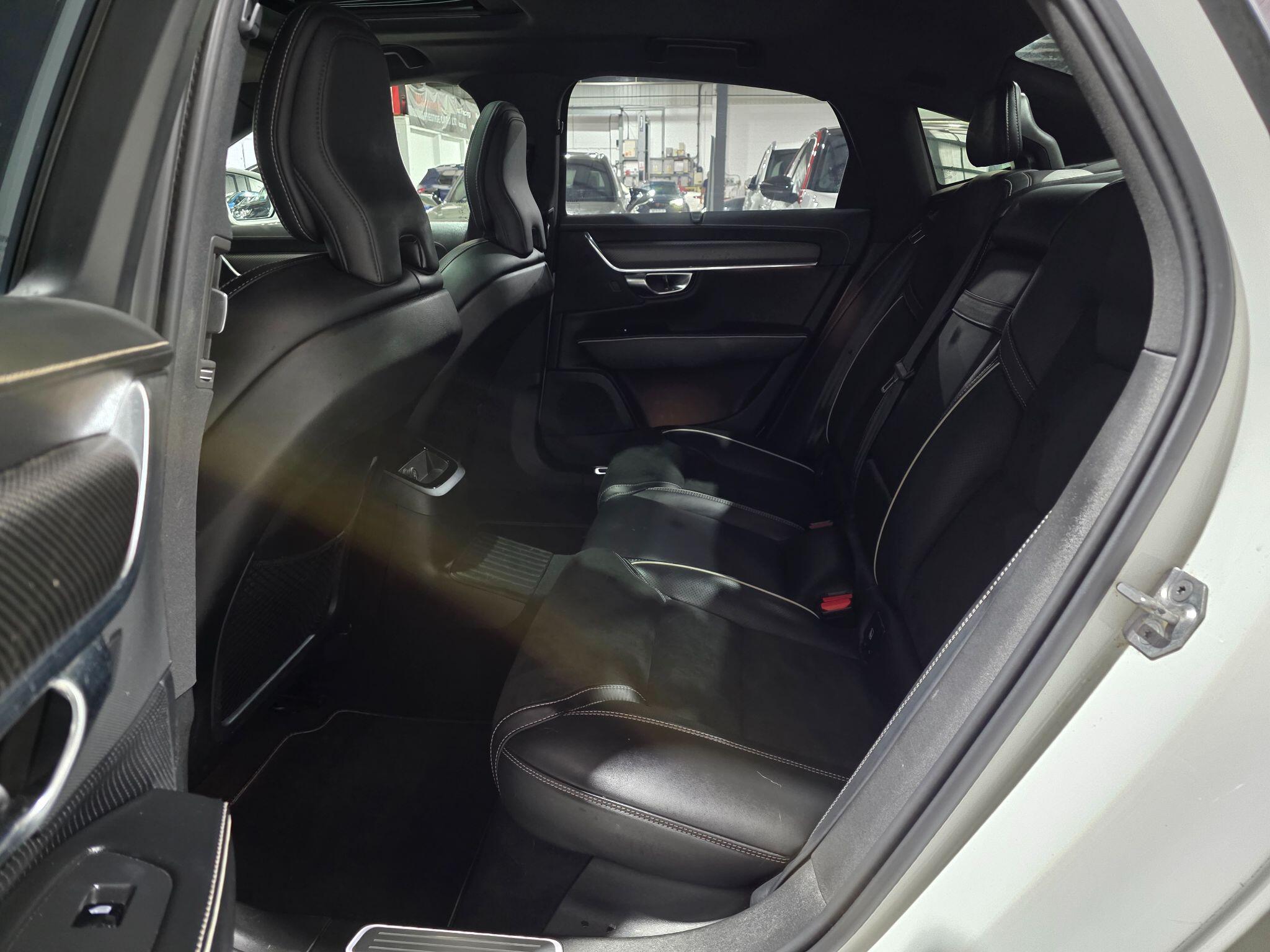 Volvo S90 view 29
