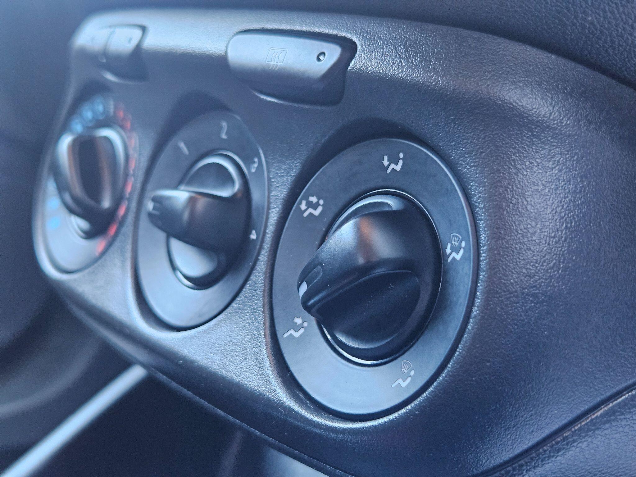 2018 Vauxhall Corsa image 24