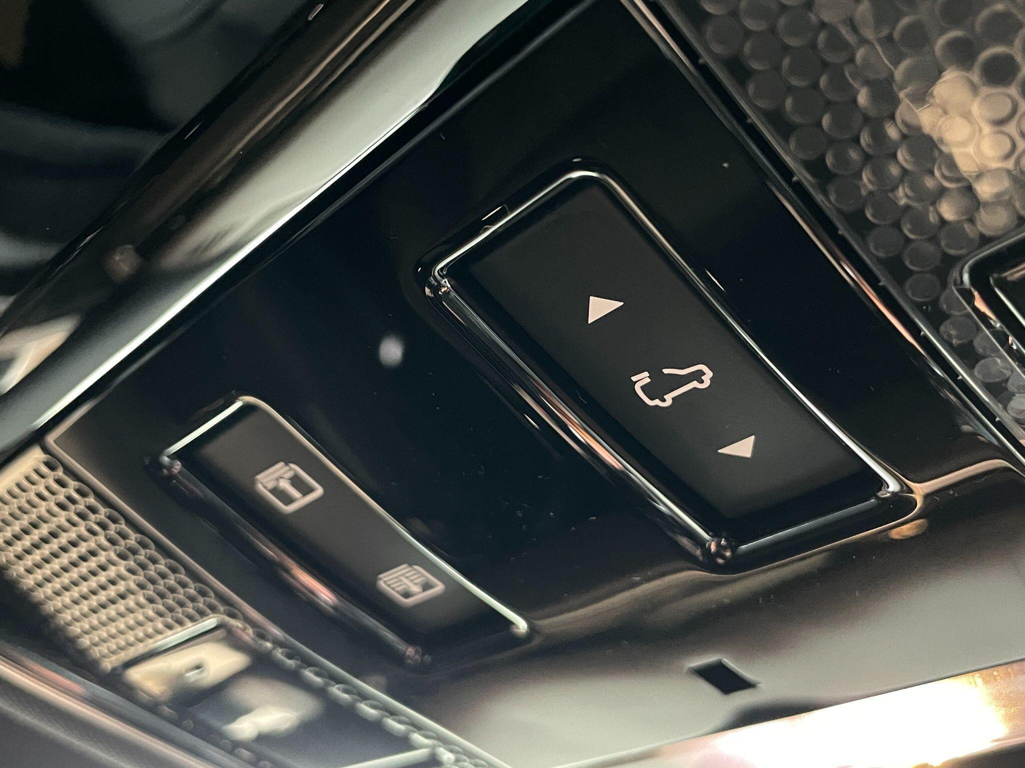 Land Rover Range Rover view 12