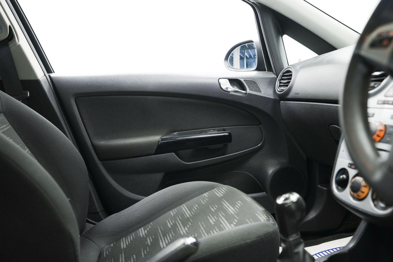 Vauxhall Corsa view 16