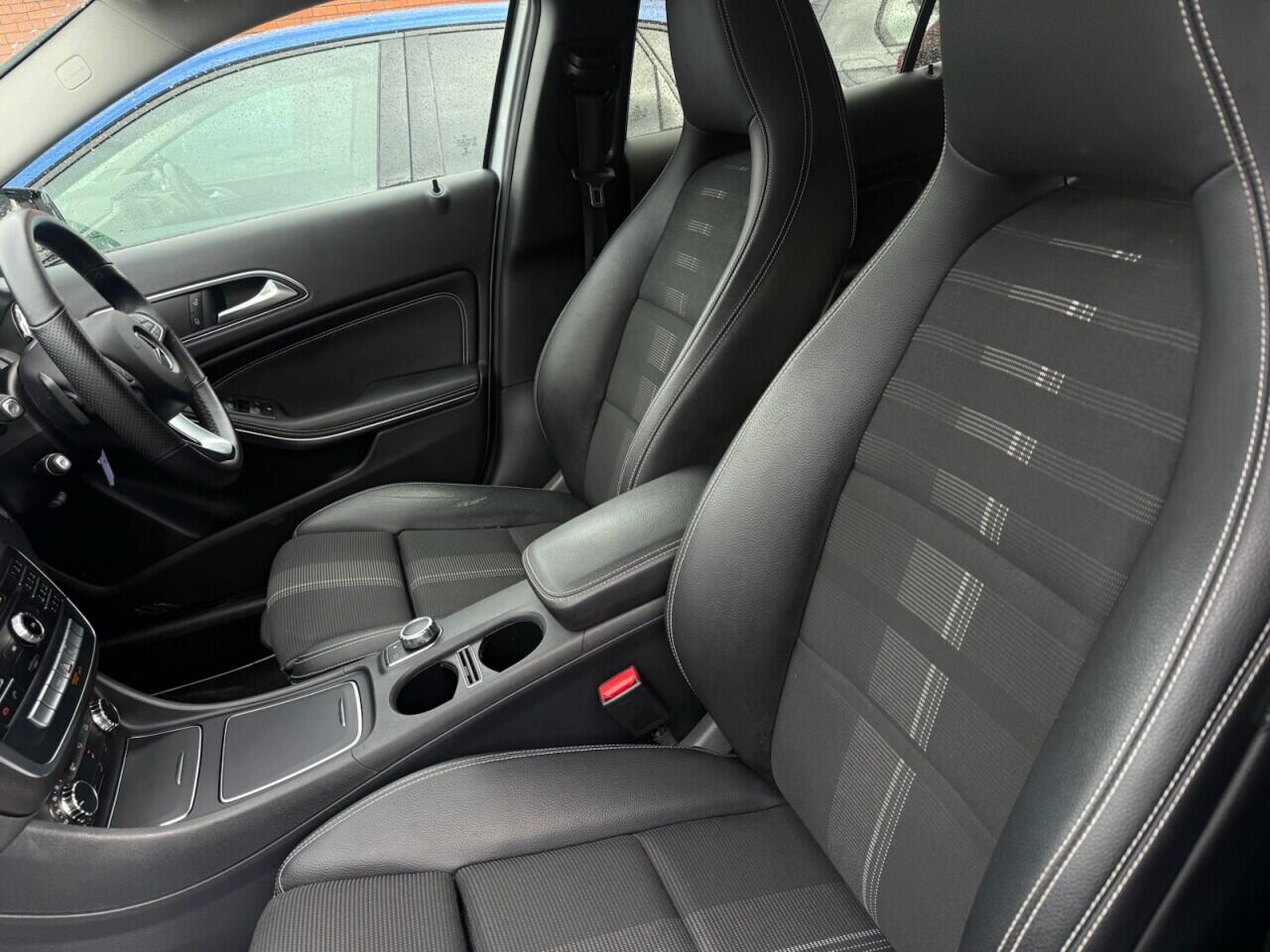 Mercedes-Benz Gla view 16