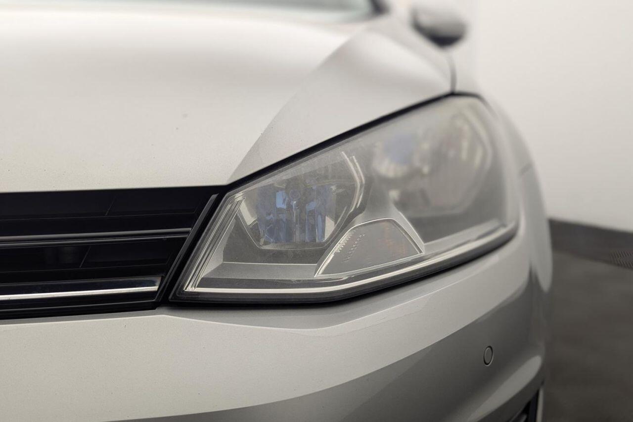Volkswagen Golf view 42