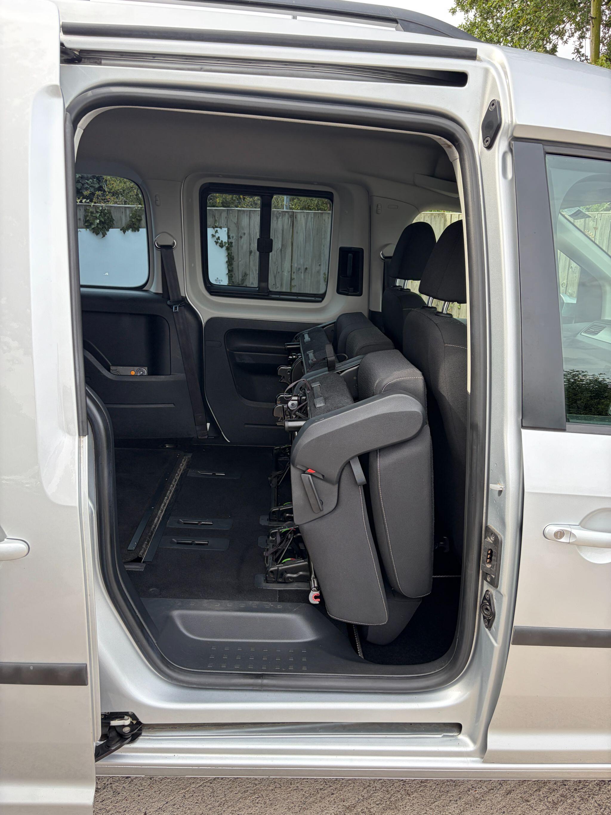 Volkswagen Caddy Maxi Life view 13