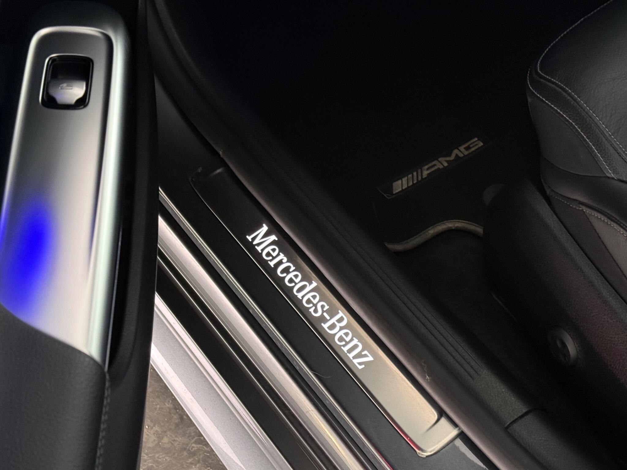 Mercedes-Benz C-Class view 38