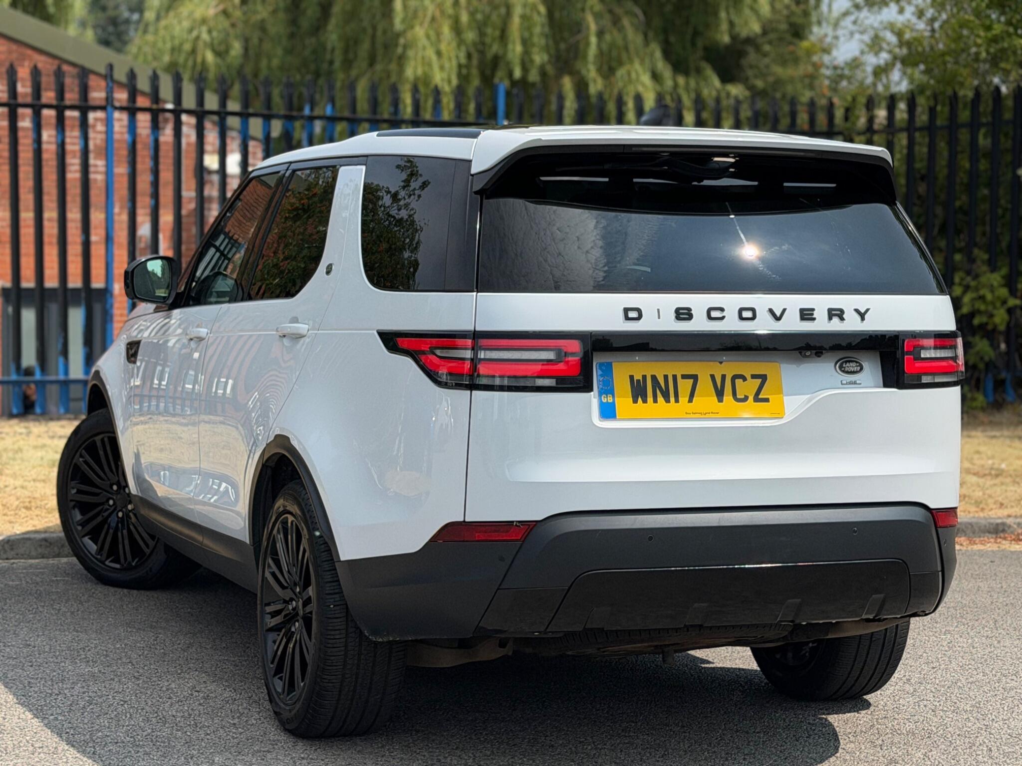 Land Rover Discovery view 9