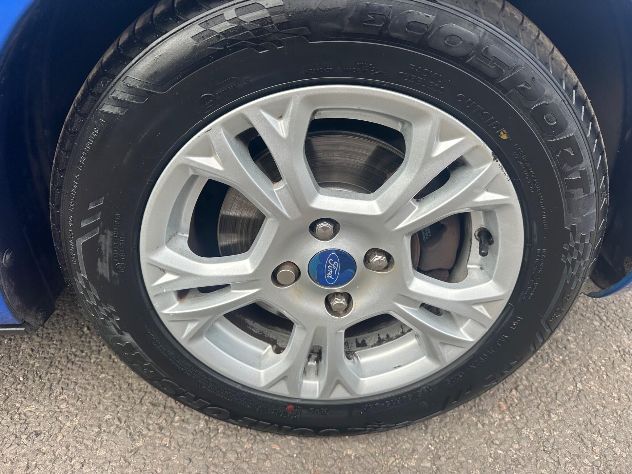 Ford B-Max view 33