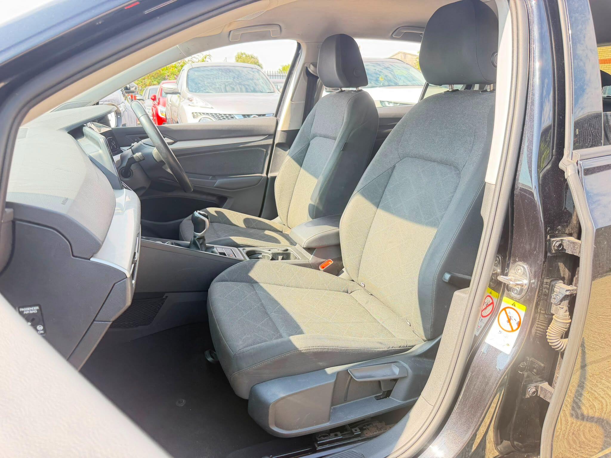 Volkswagen Golf view 18