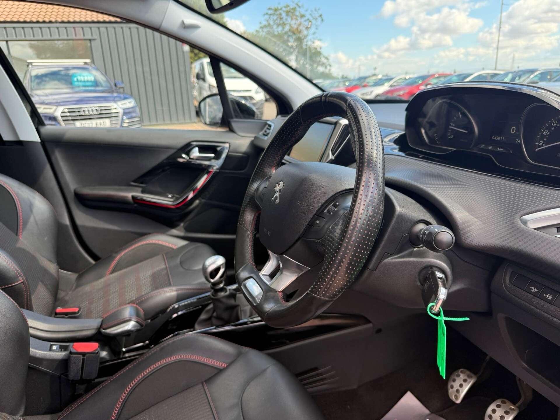 Peugeot 2008 view 18