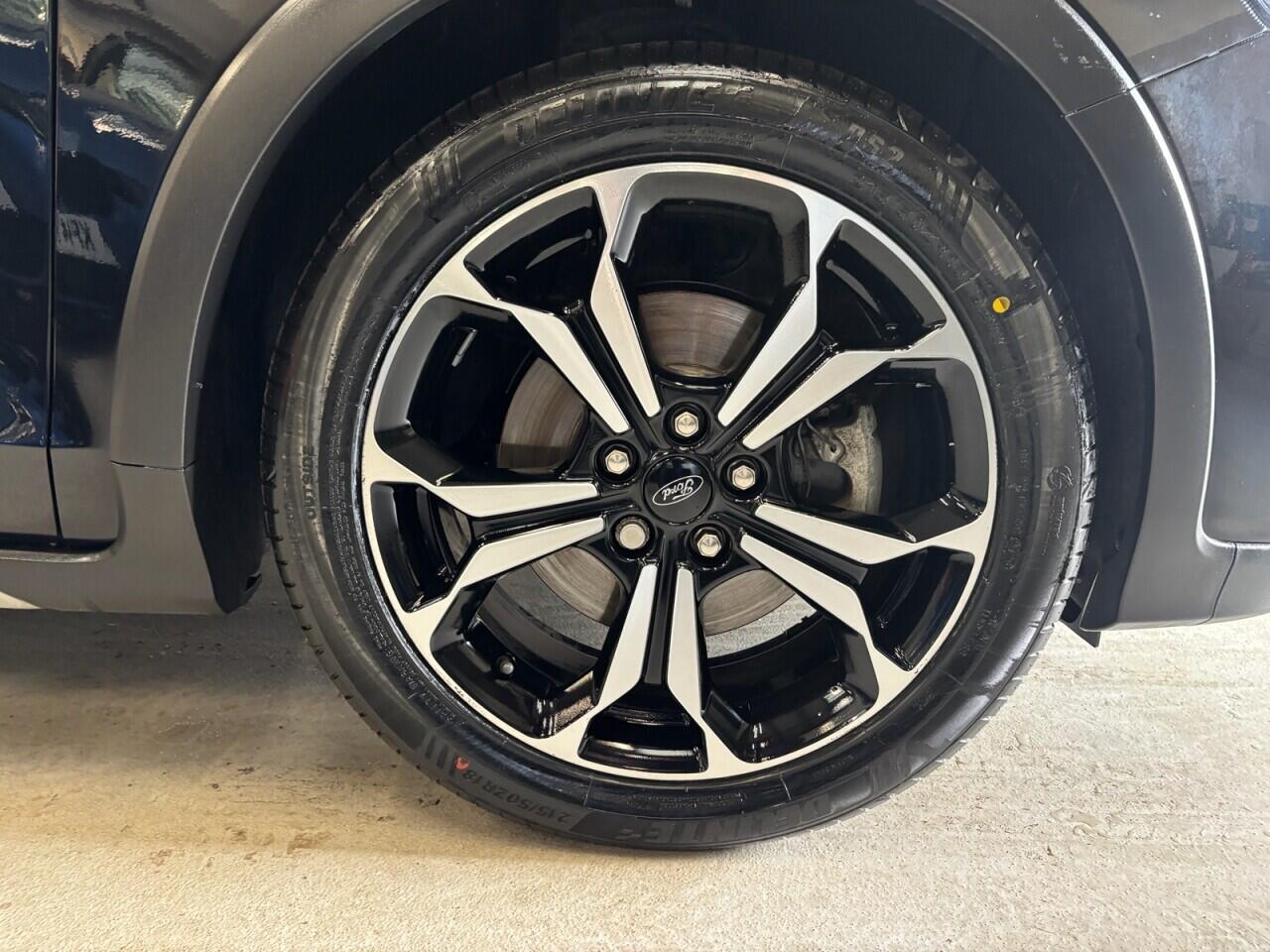 Ford Focus view 14