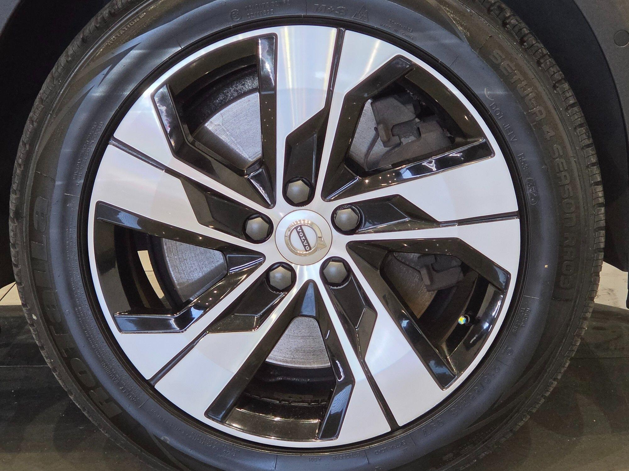 Volvo V60 Cross Country view 44