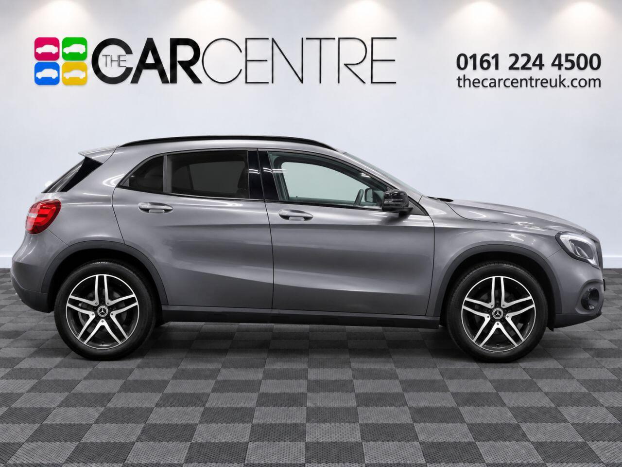 Mercedes-Benz GLA view 3