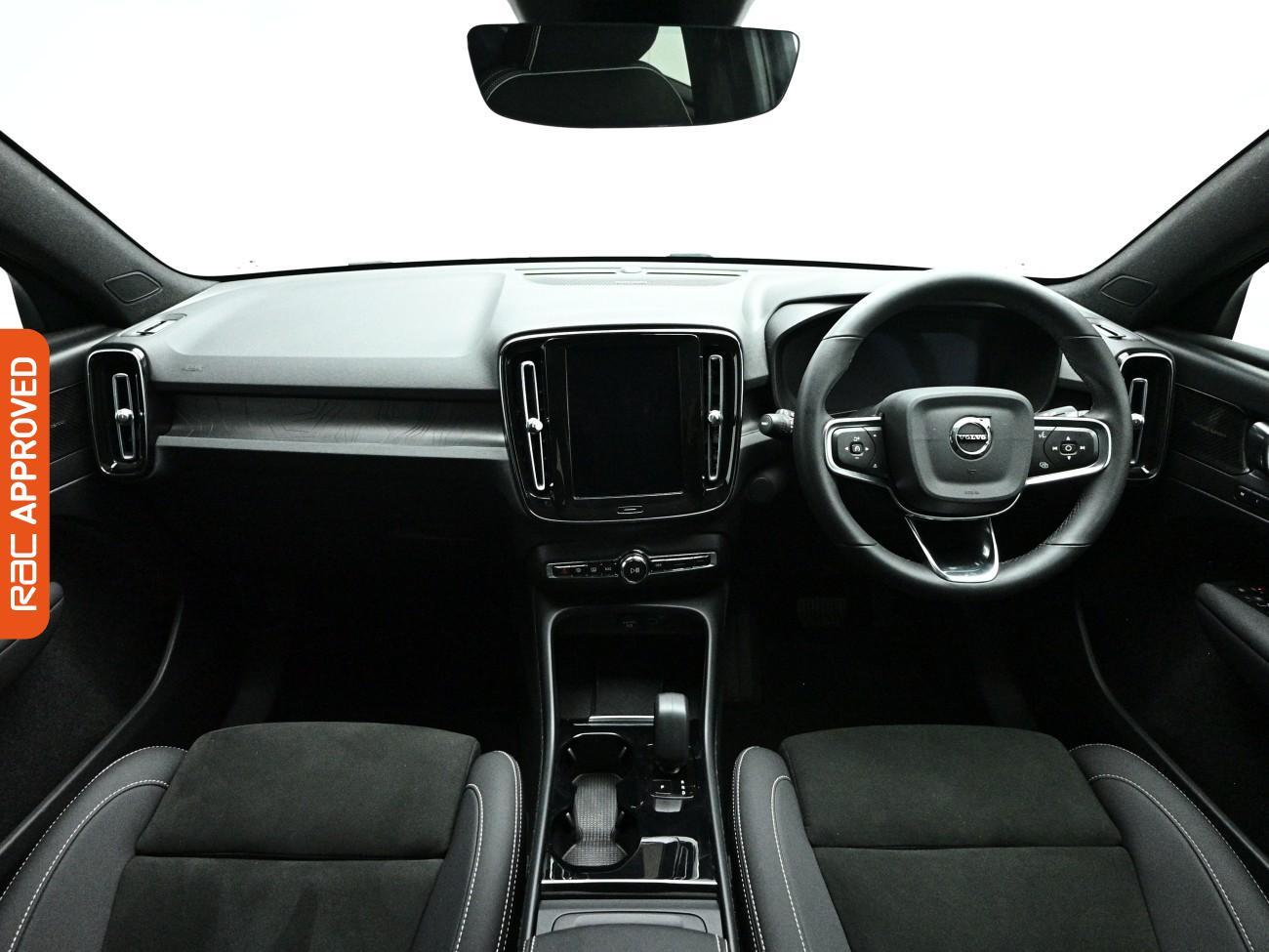 Volvo C40 view 2