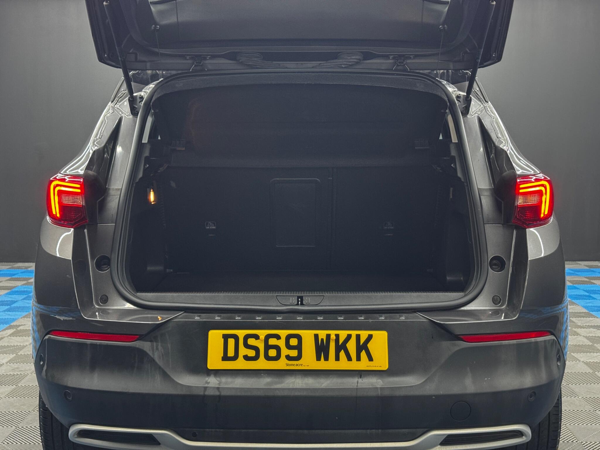 Vauxhall Grandland X view 35