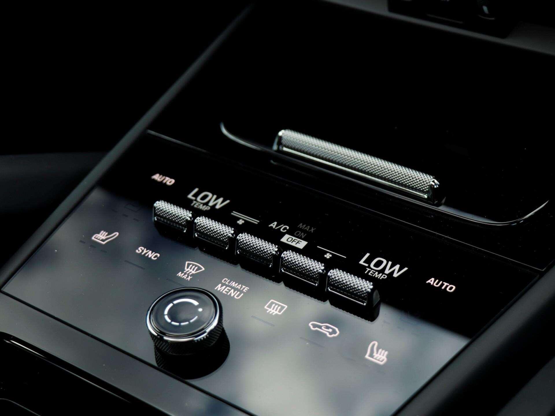 Porsche Cayenne view 17