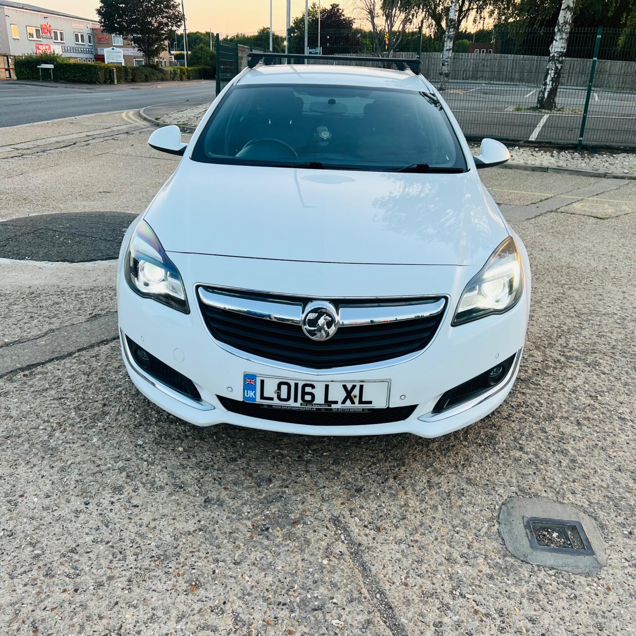 Vauxhall Insignia view 4