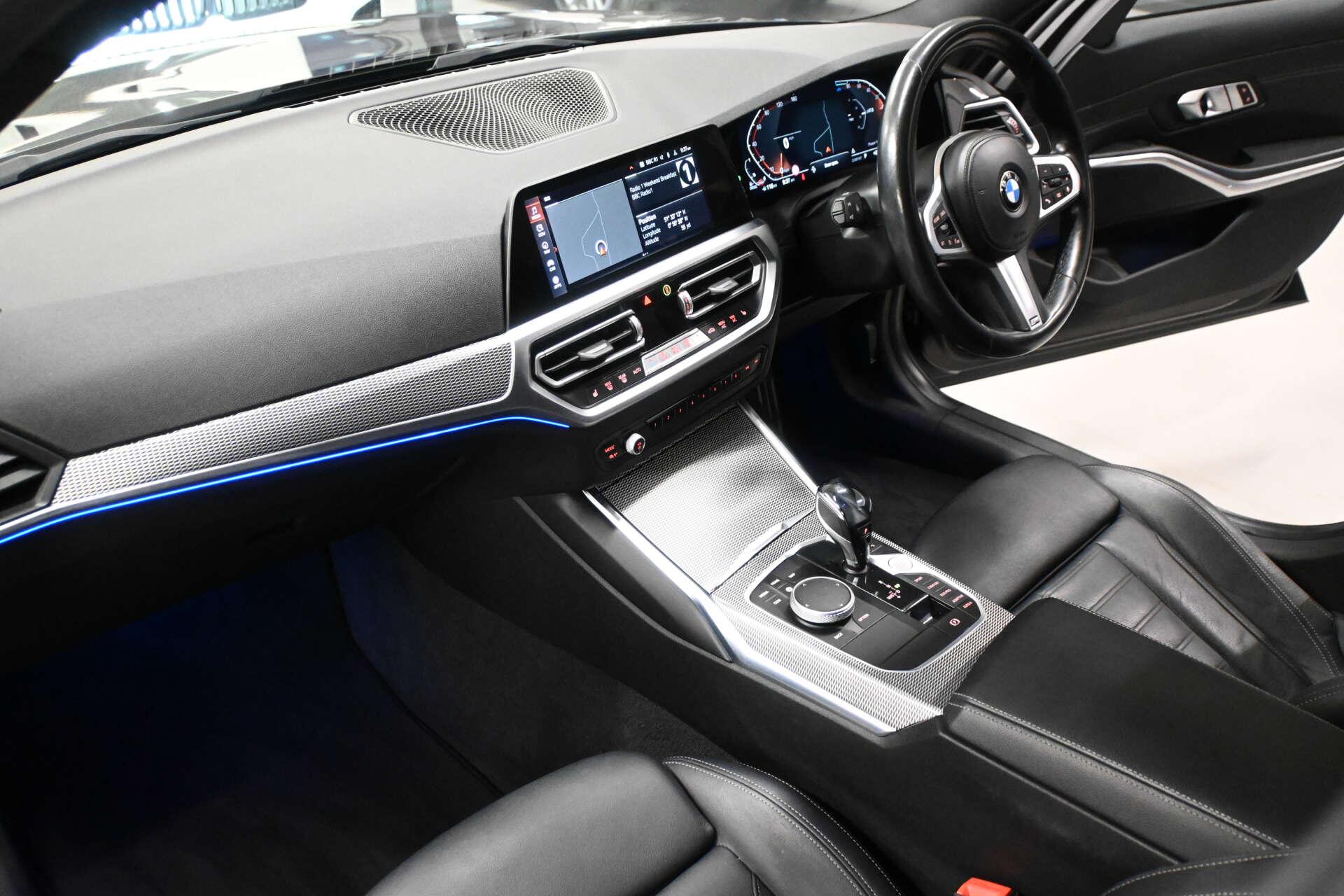 BMW 3 Series view 13