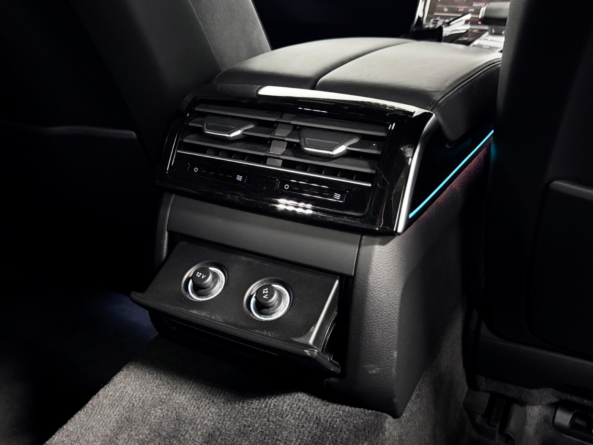 Audi A8 view 27