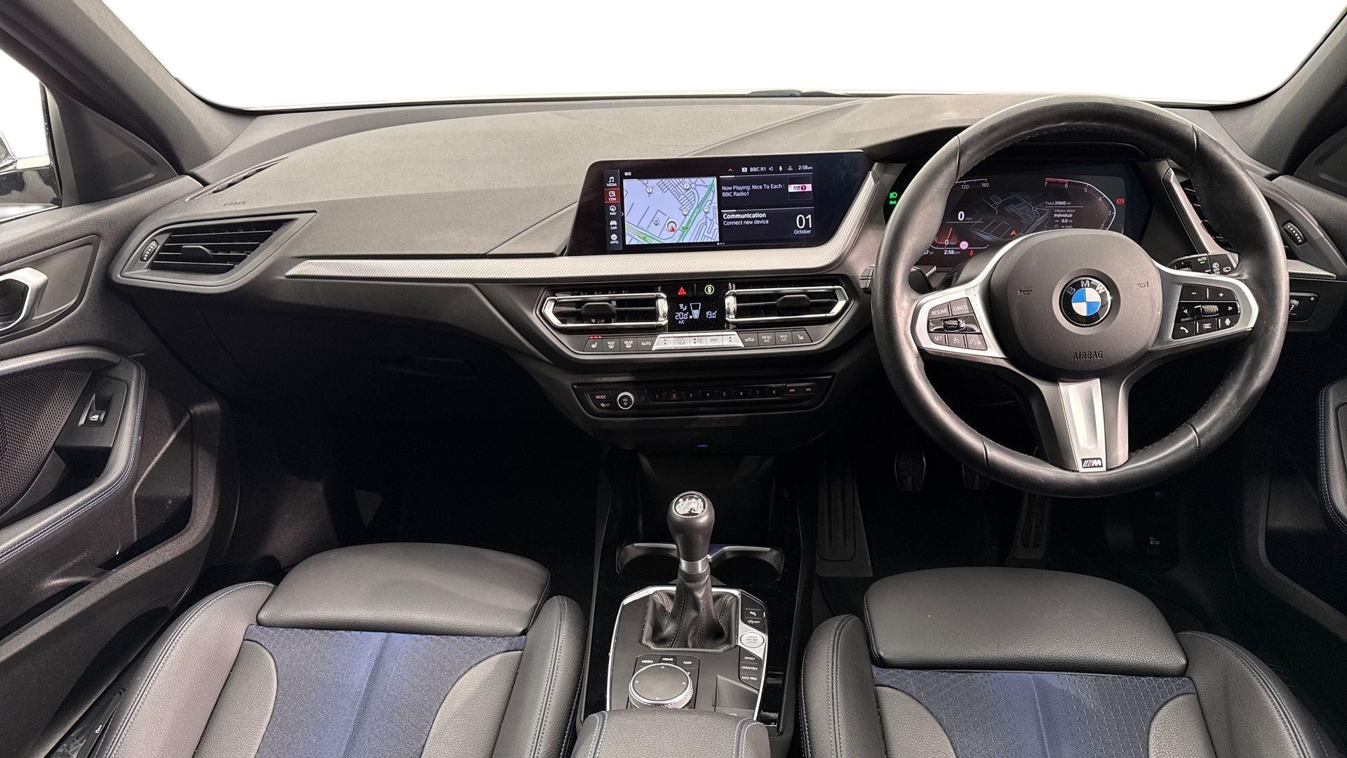 BMW 1 Series view 4