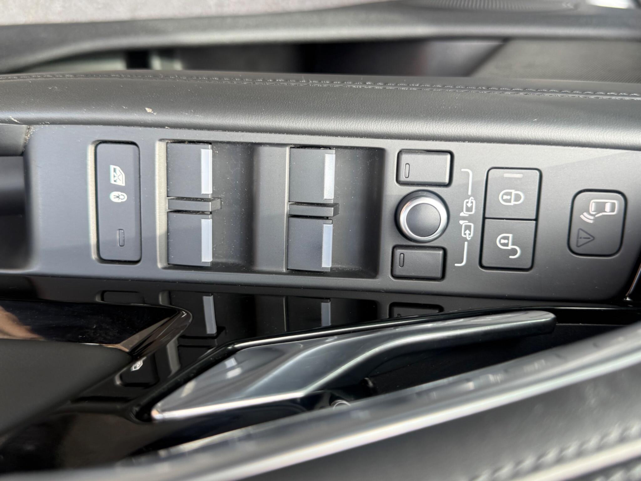 Land Rover Range Rover Evoque view 12