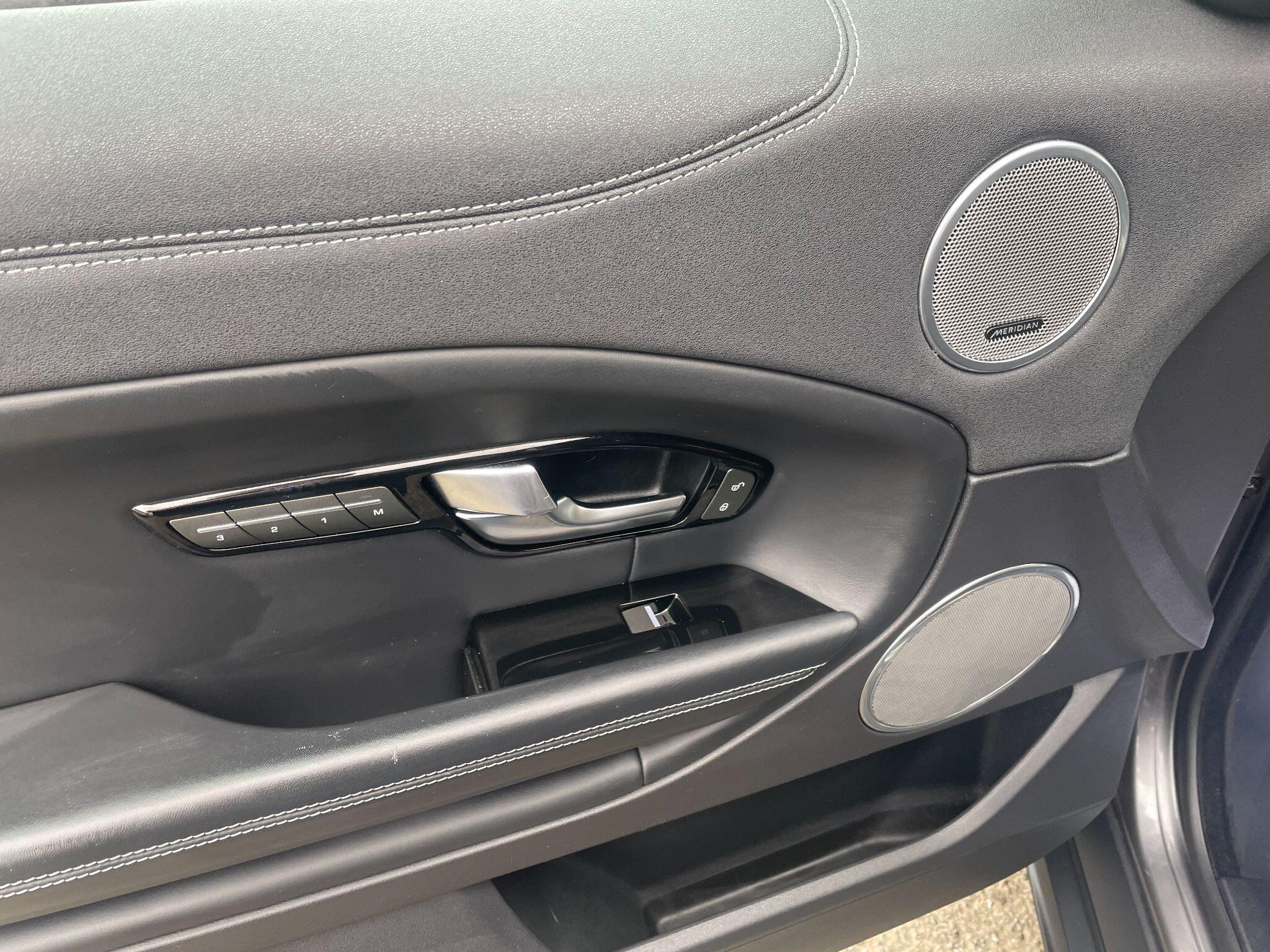 Land Rover Range Rover Evoque view 39
