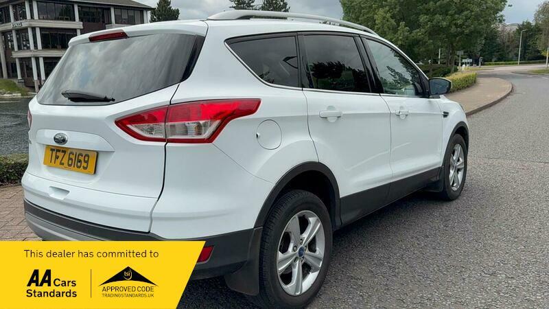 2014 Ford Kuga 2.0 TDCi Zetec AWD Euro 5 5dr • 87,800 miles image 4