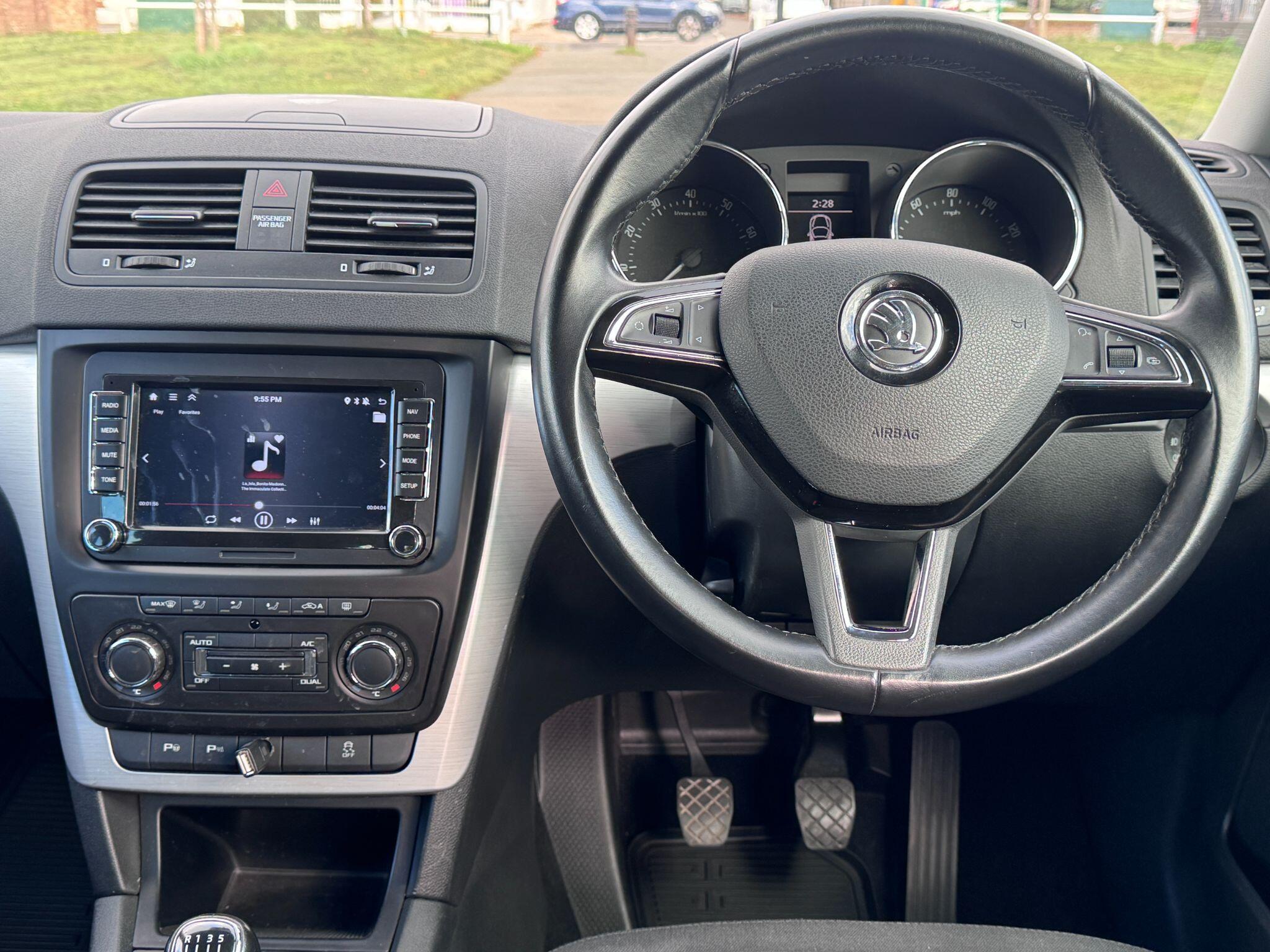 2014 Skoda Yeti image 39