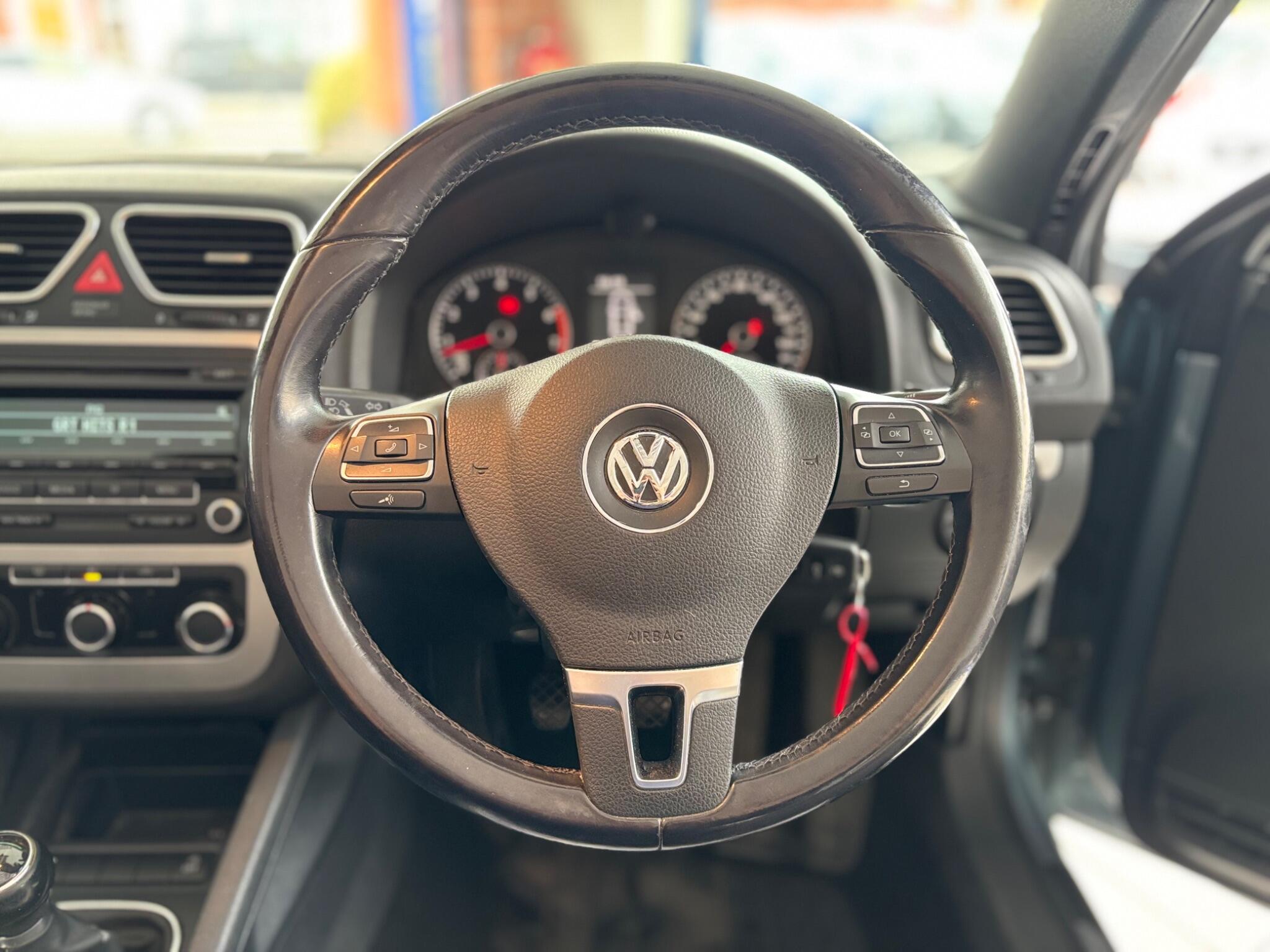 Volkswagen Eos view 32
