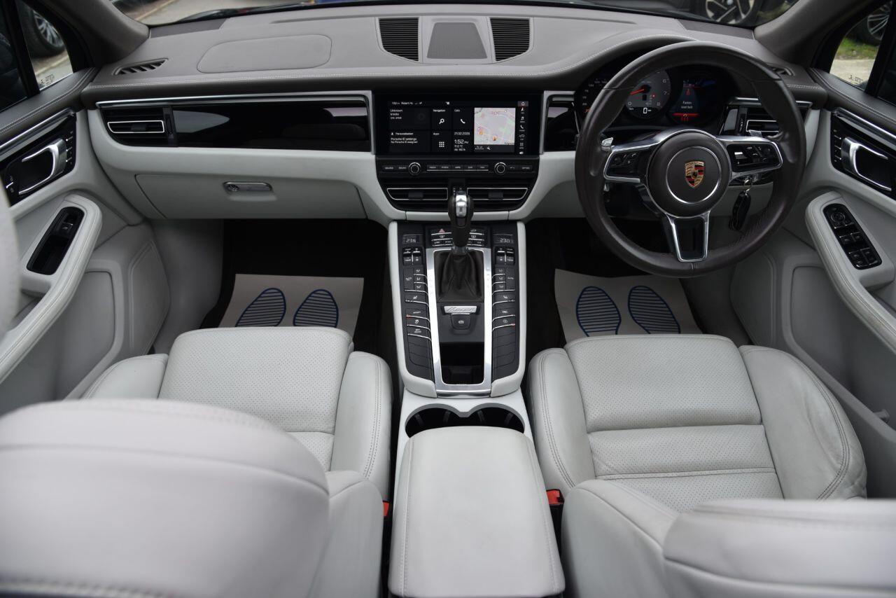 Porsche Macan view 2