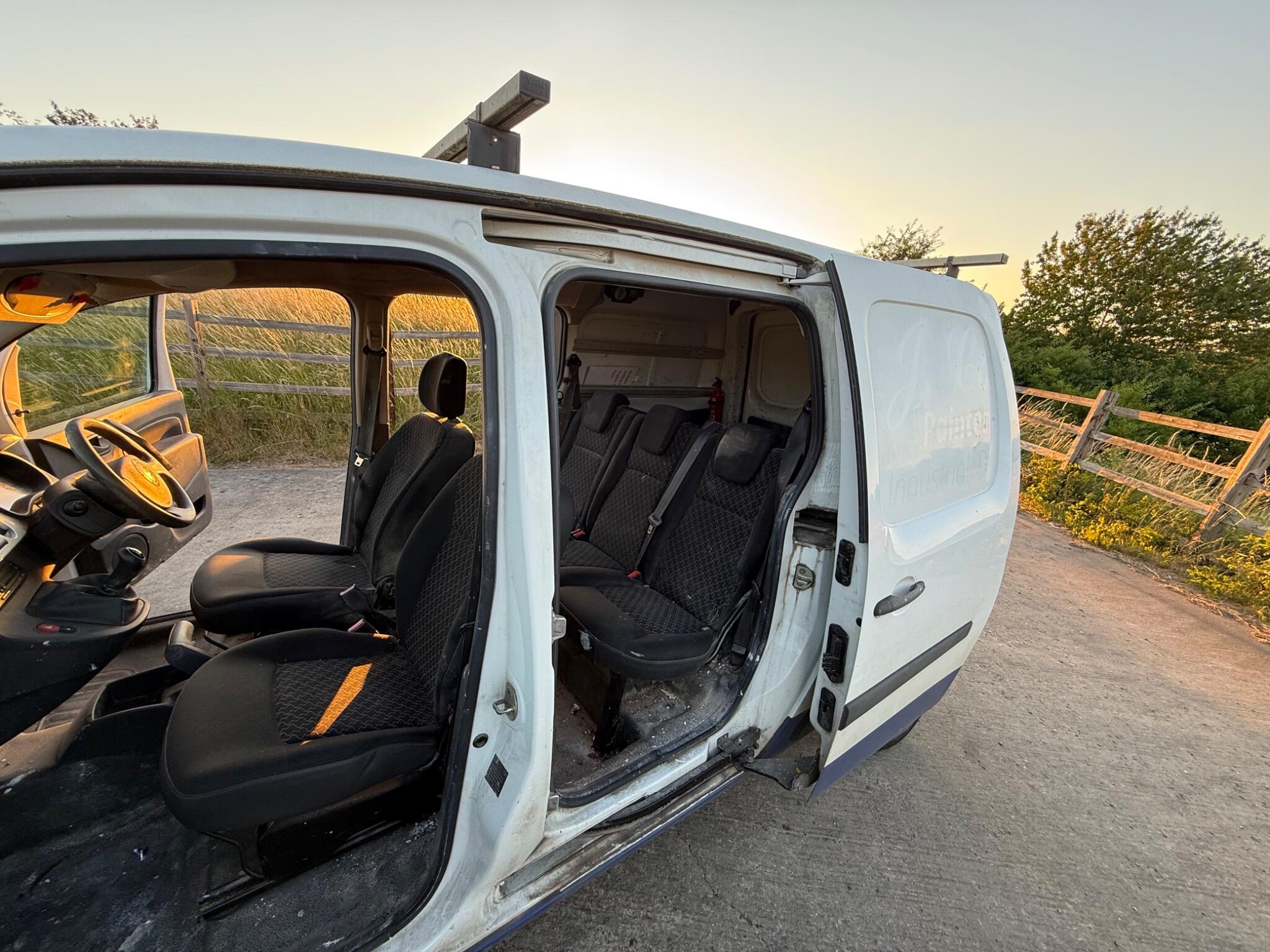 Renault Kangoo Maxi 1.5 LL21 dCi FWD L3 H1 4dr — photo 33 of 68