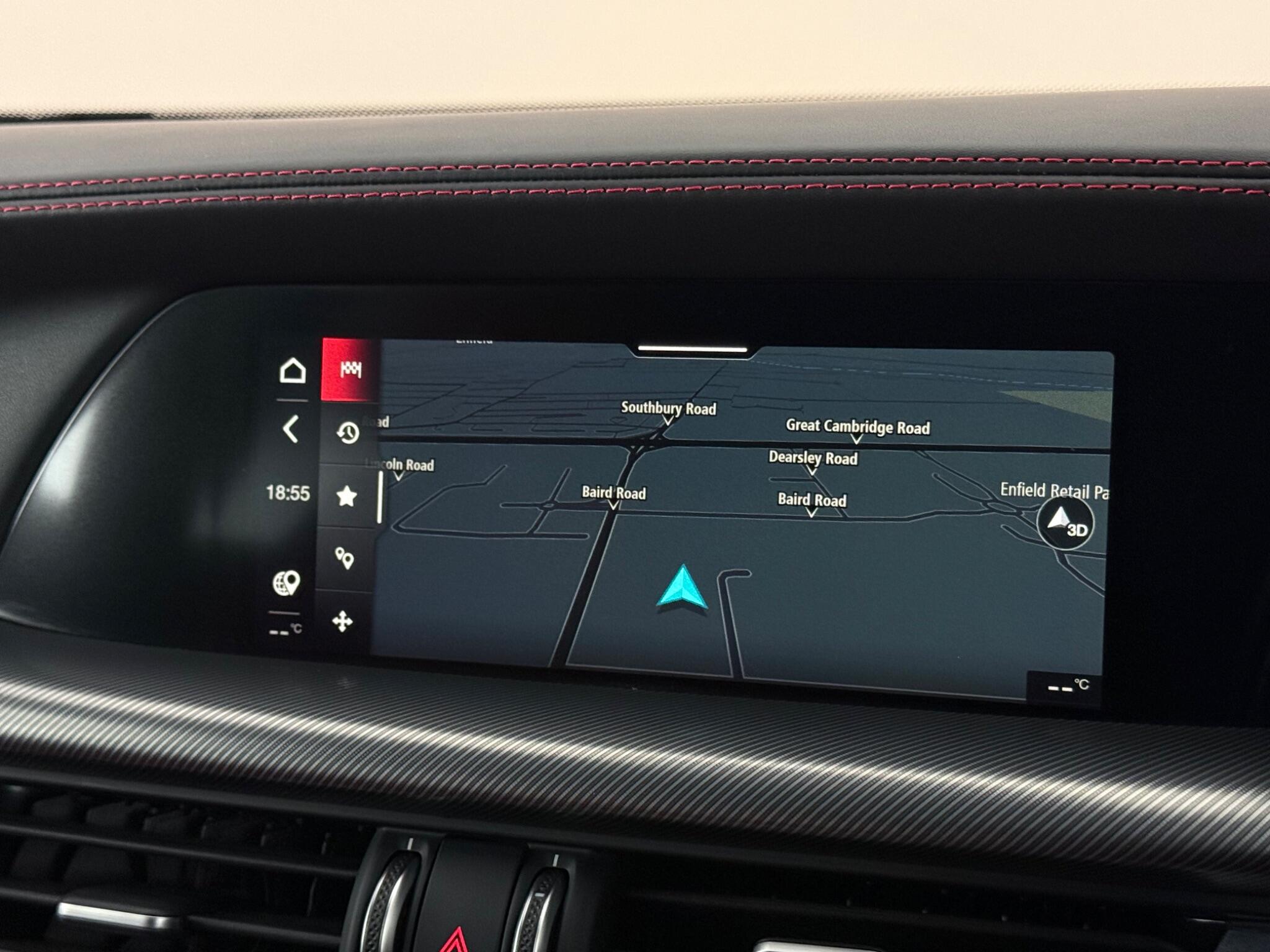 Alfa Romeo Stelvio view 28