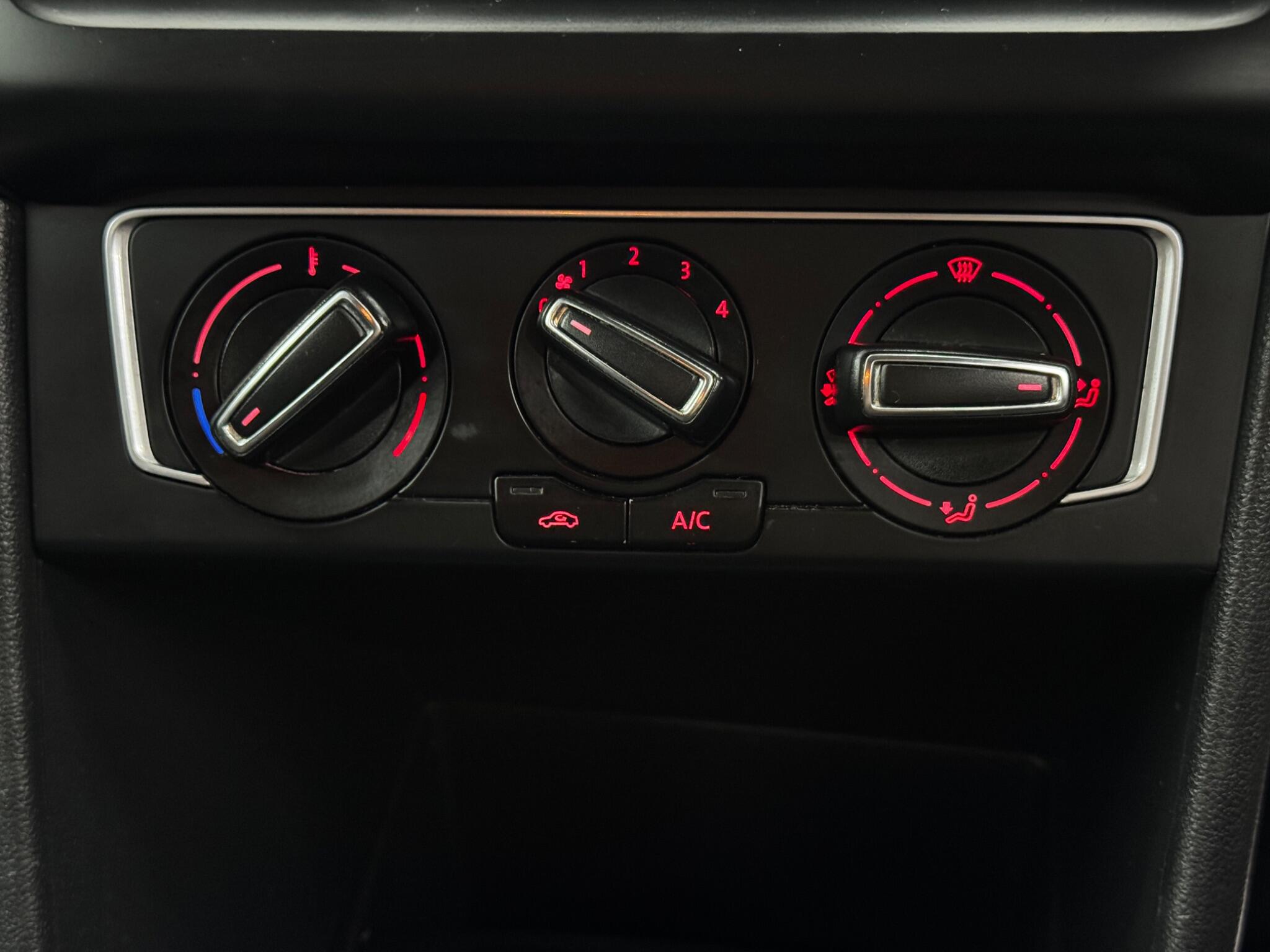 Volkswagen Polo view 26