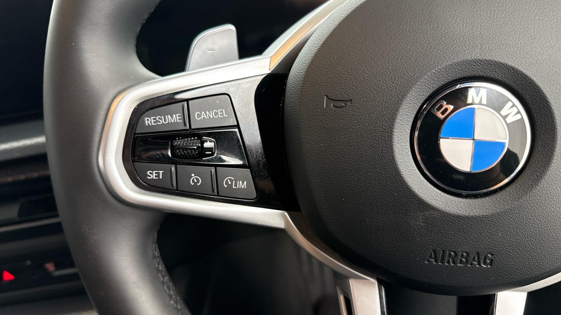 BMW 3 Series view 17