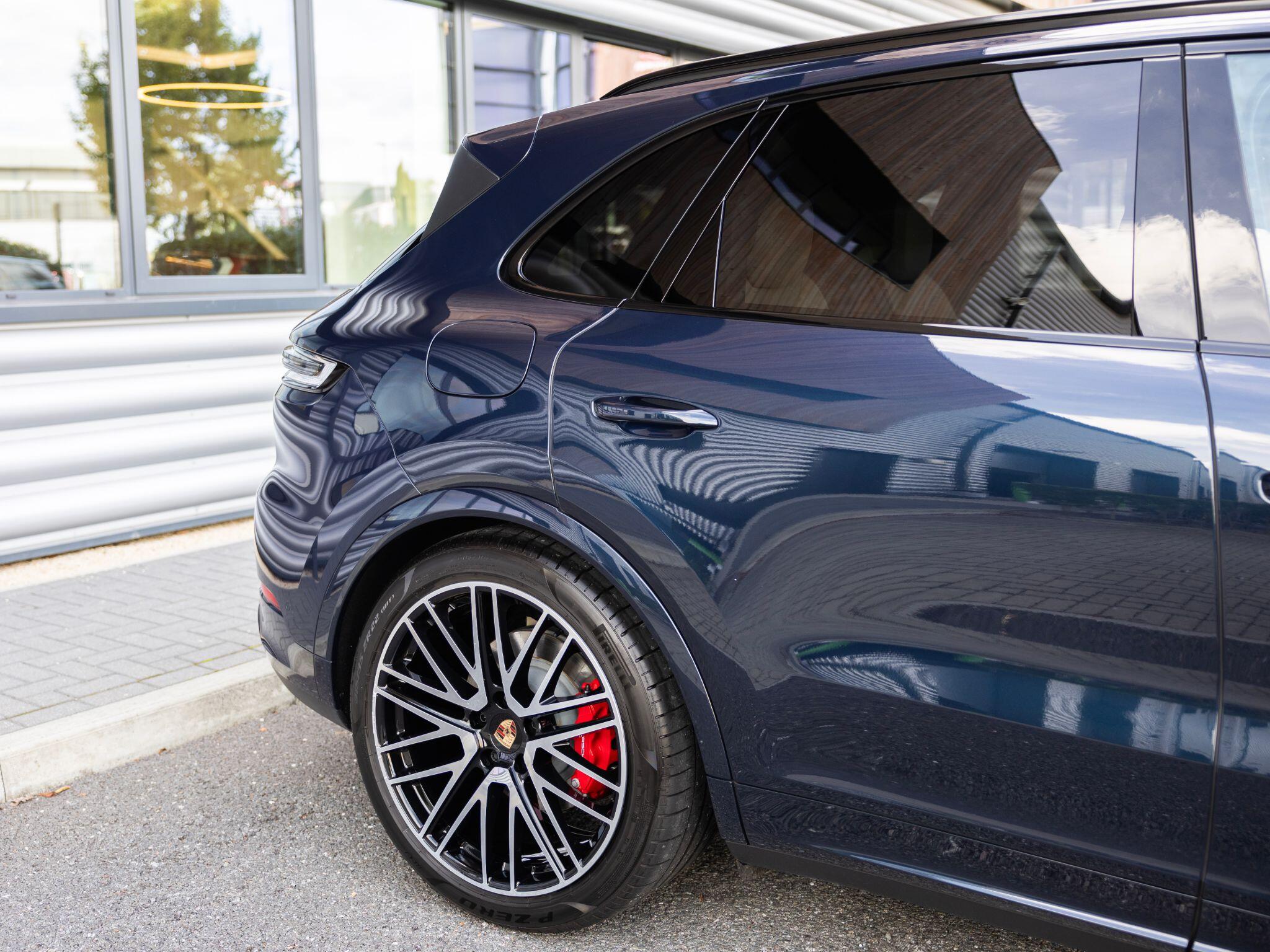 Porsche Cayenne view 17