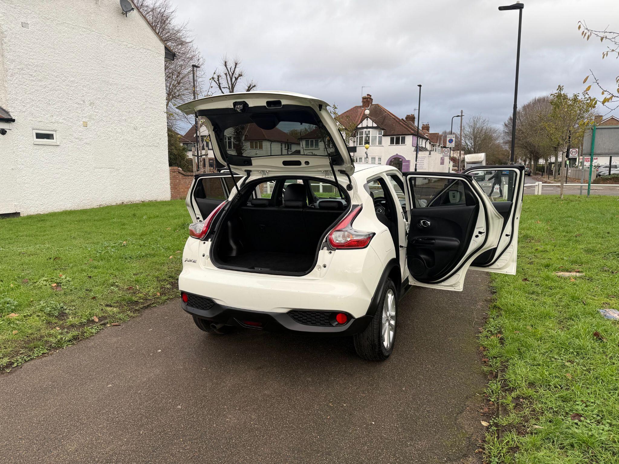 2017 Nissan Juke image 27