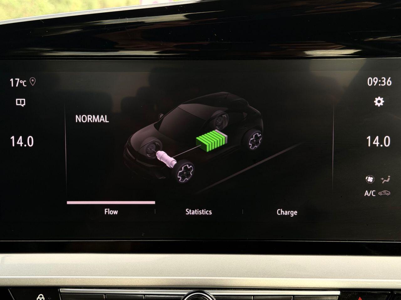 Vauxhall Mokka Electric view 46