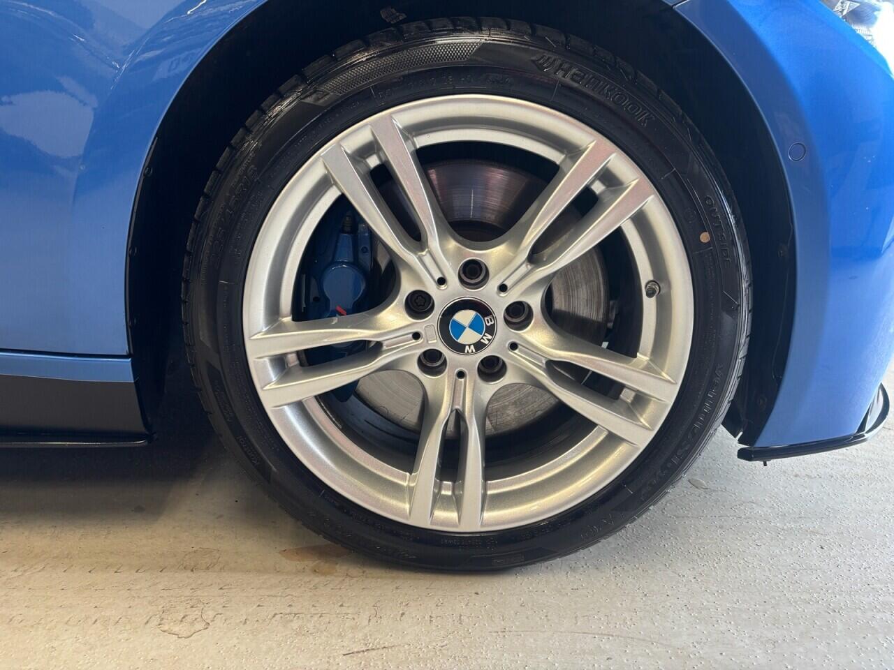 BMW 3 Series view 12