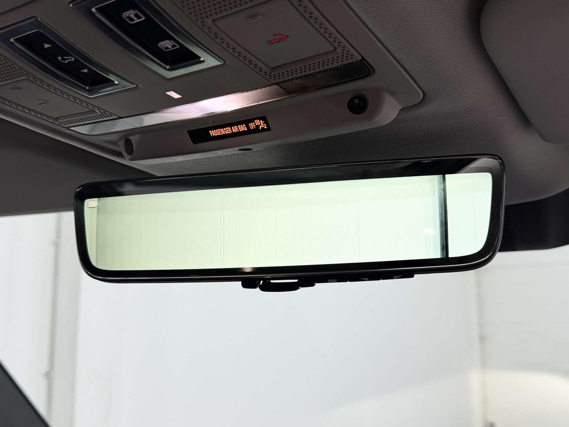 Land Rover Defender view 37