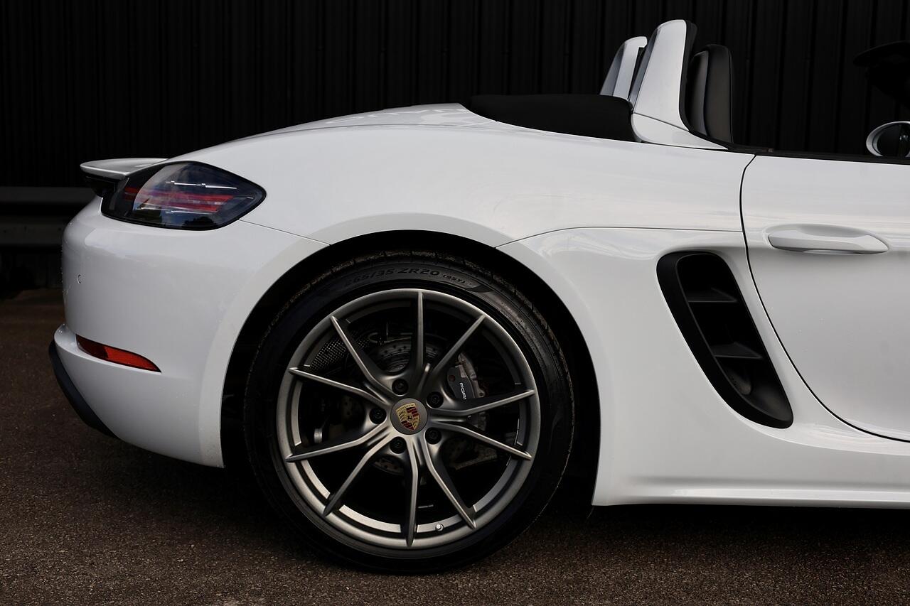 Porsche 718 Boxster view 31