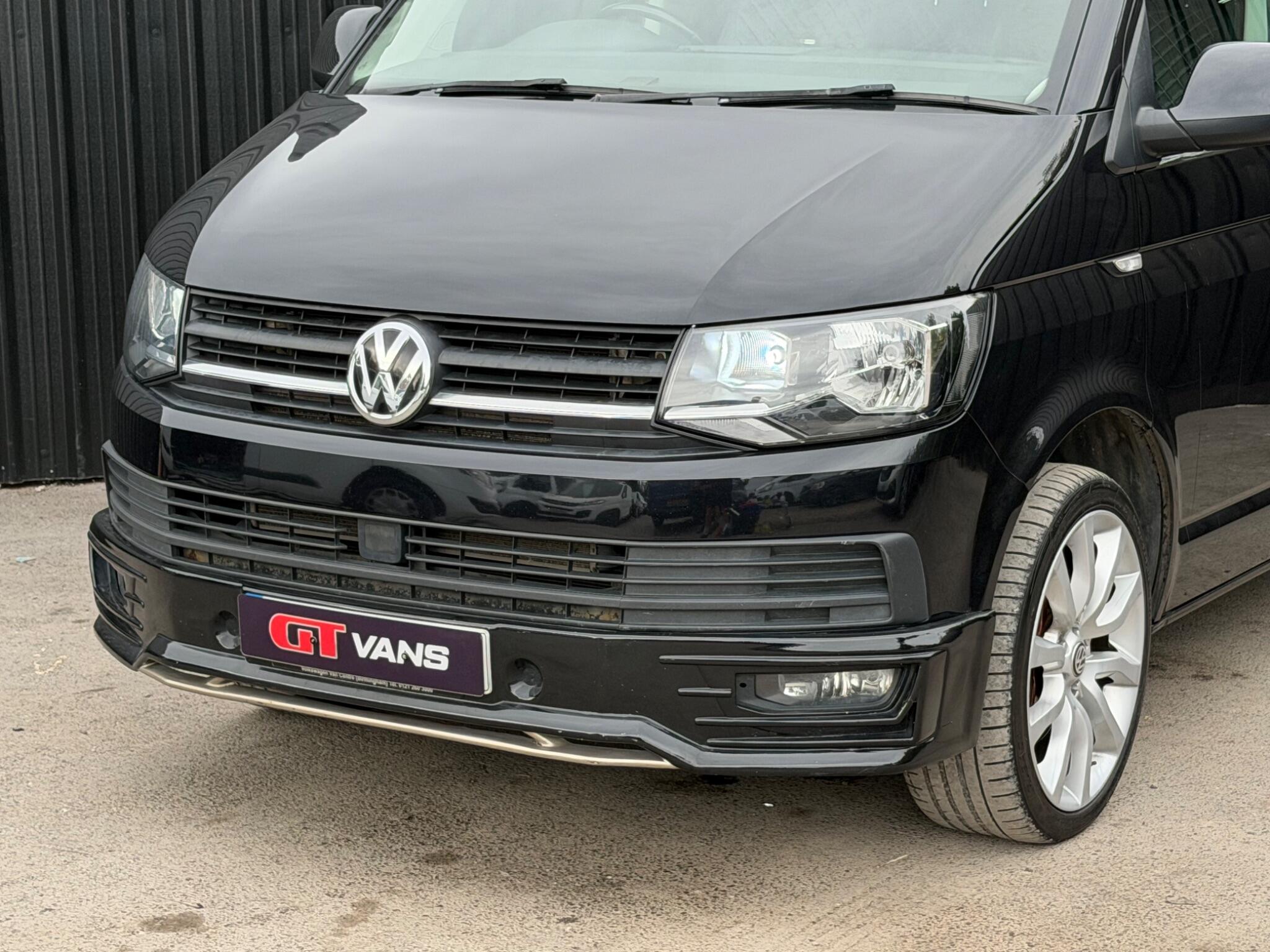 Volkswagen Transporter view 8