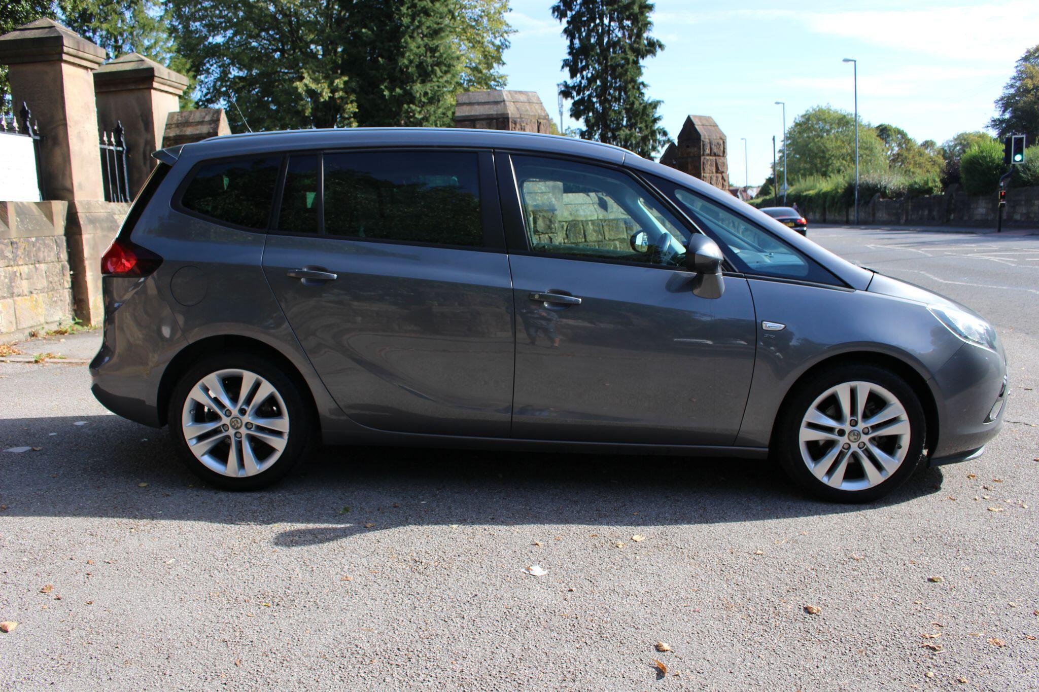 Vauxhall Zafira Tourer view 2