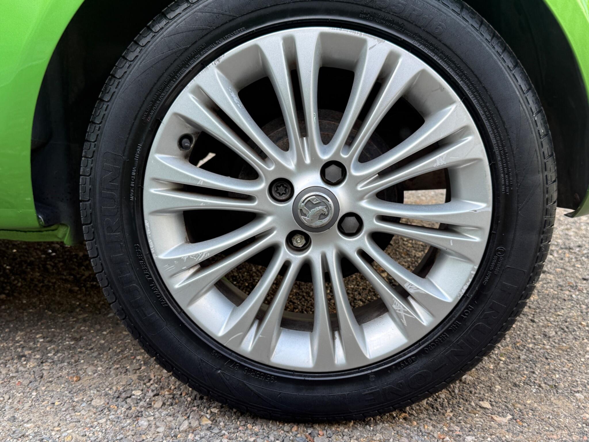 2013 Vauxhall Corsa image 28