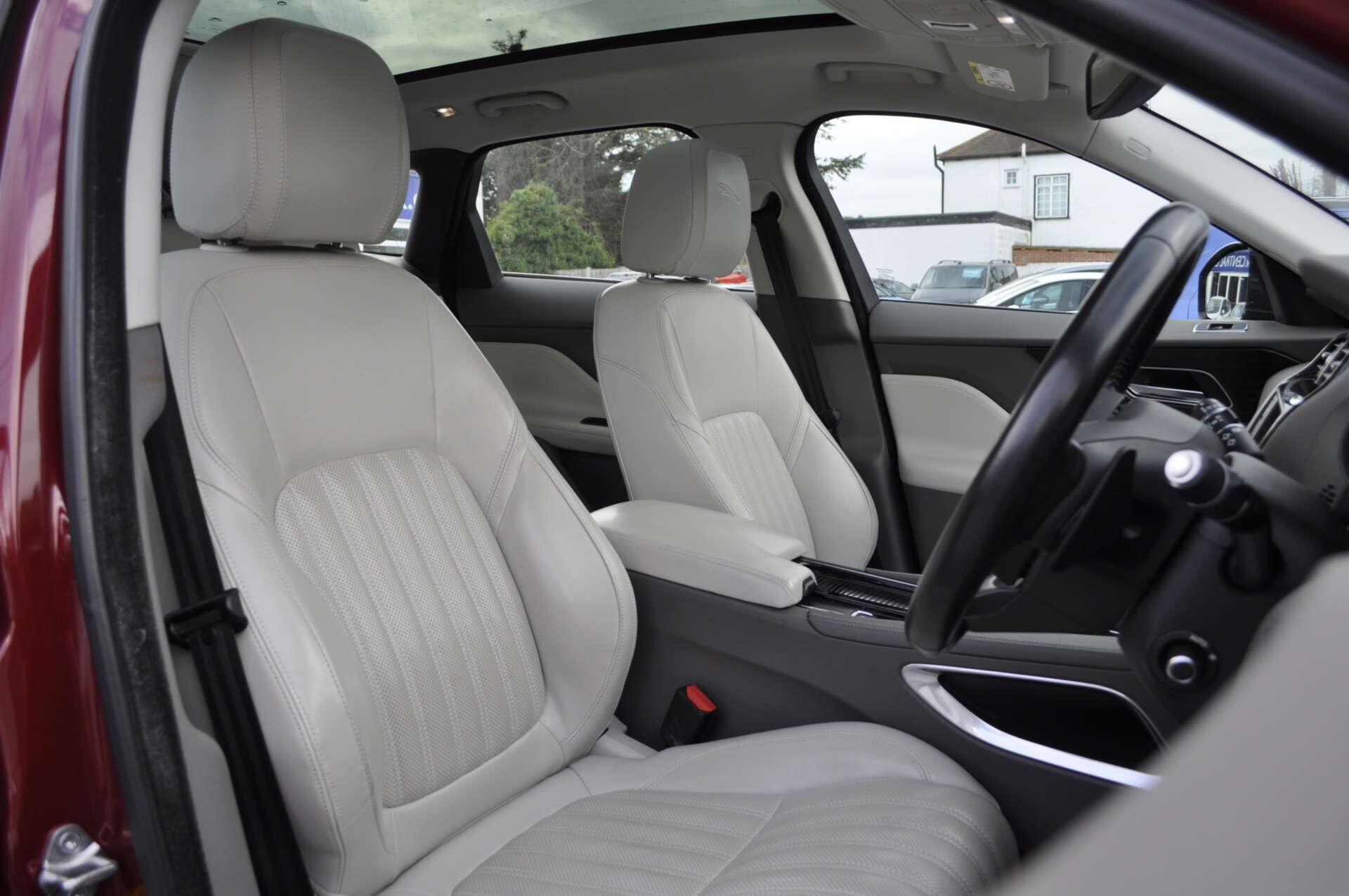 Jaguar F-Pace view 10