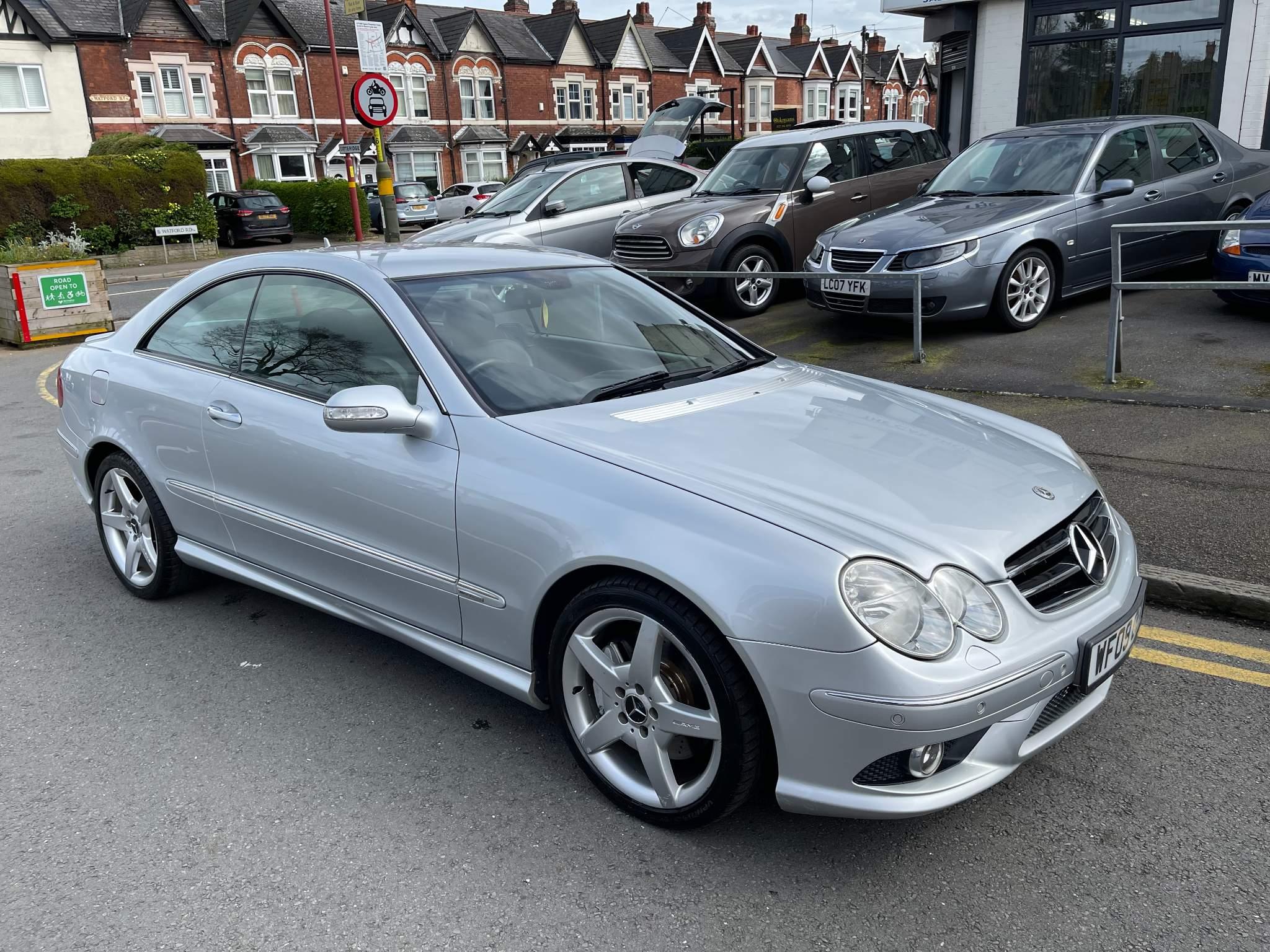 Mercedes-Benz CLK view 3