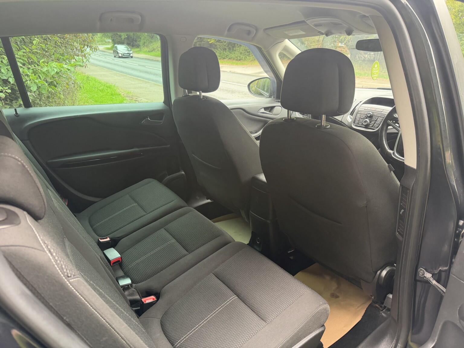 Vauxhall Zafira Tourer view 12