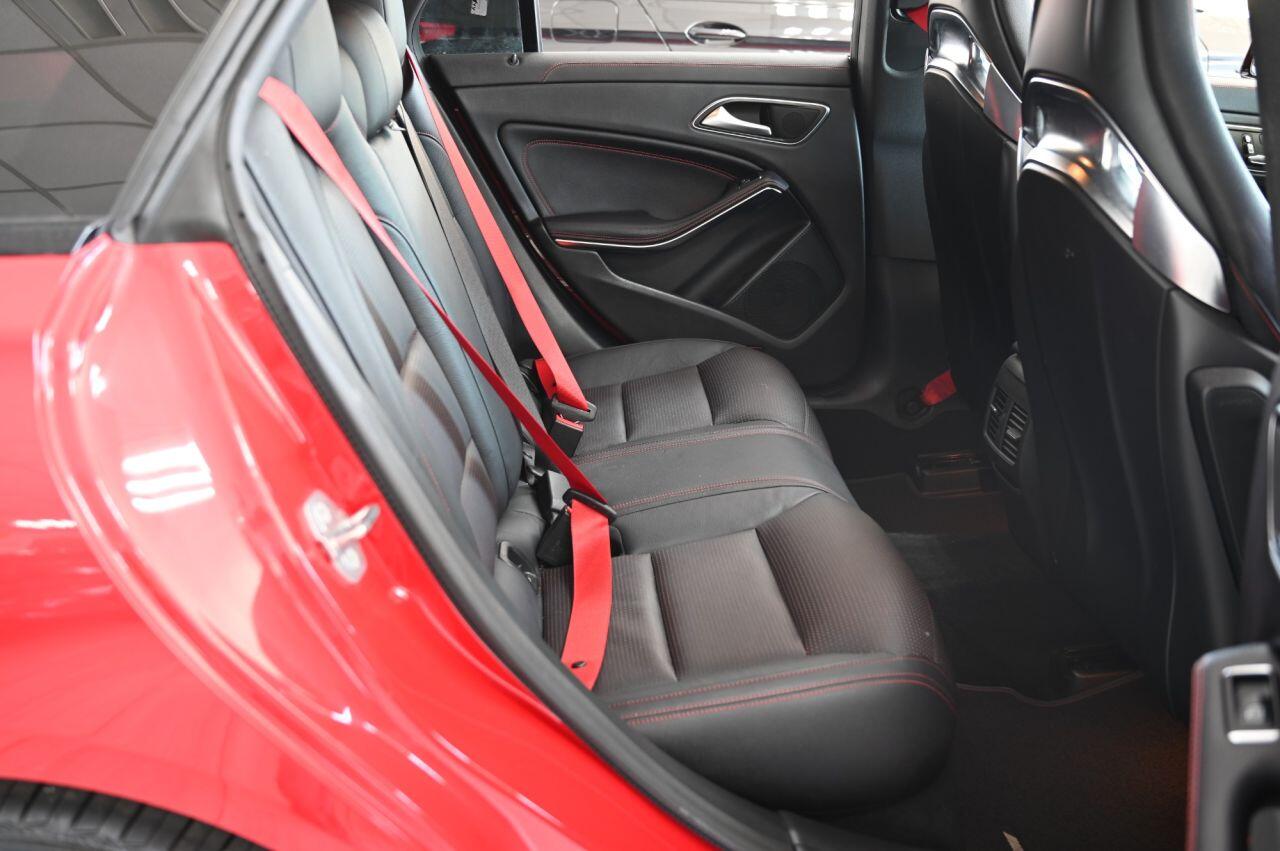 Mercedes-Benz Cla view 16