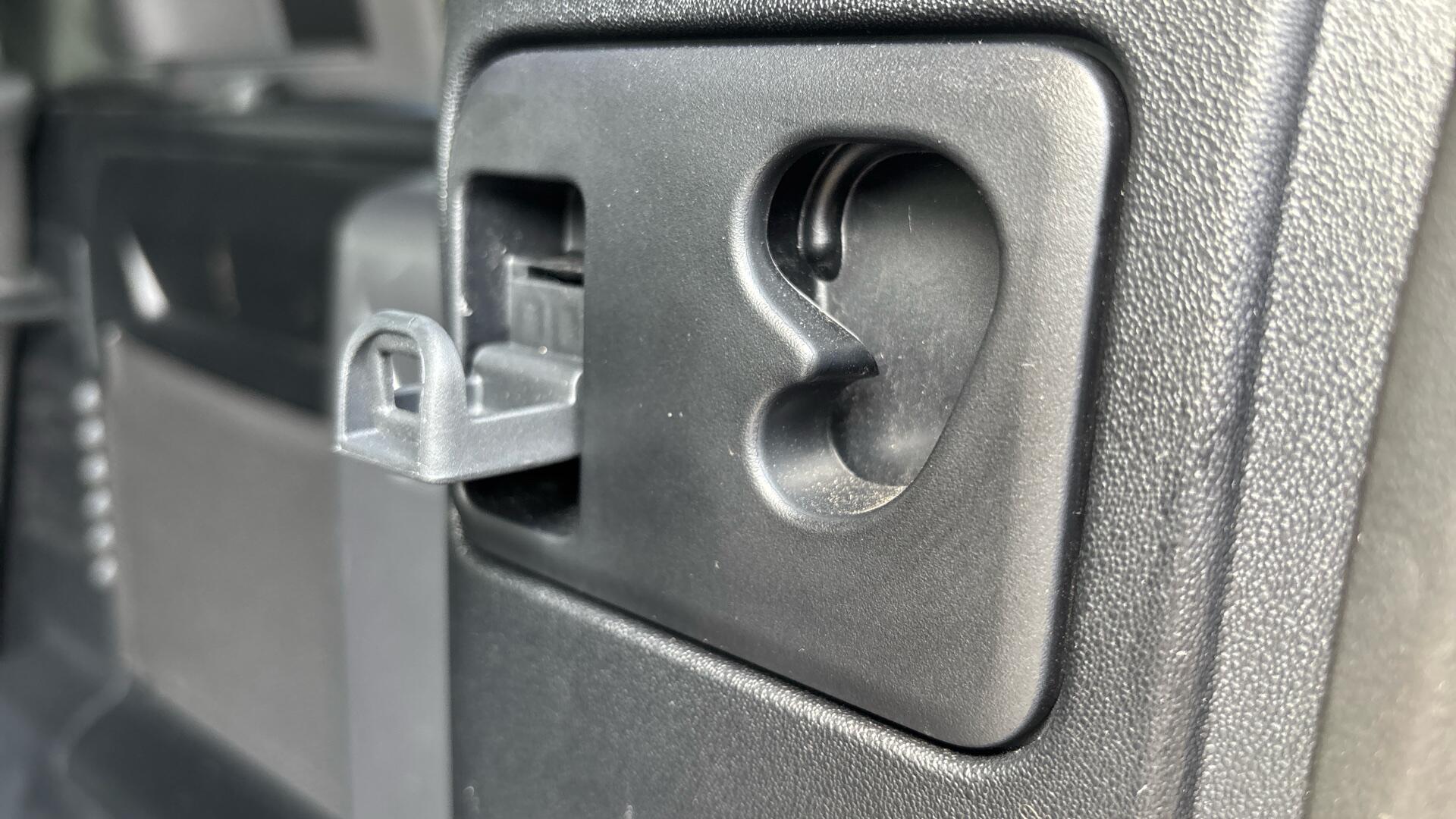 Land Rover Defender view 28